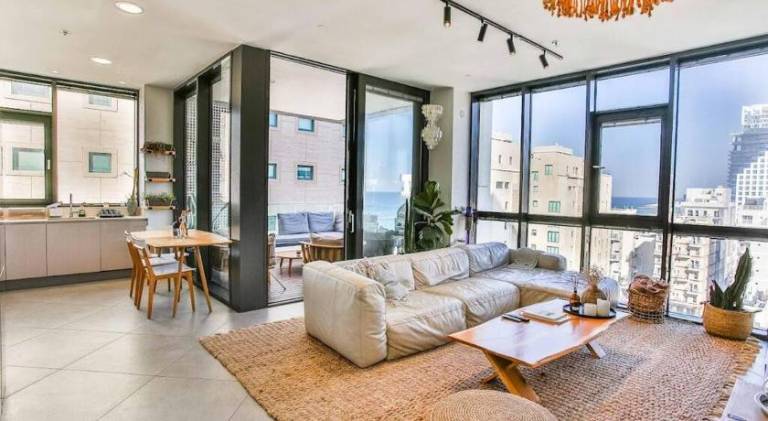 Luxury 2BR Beachfront Apartment in Tel Aviv