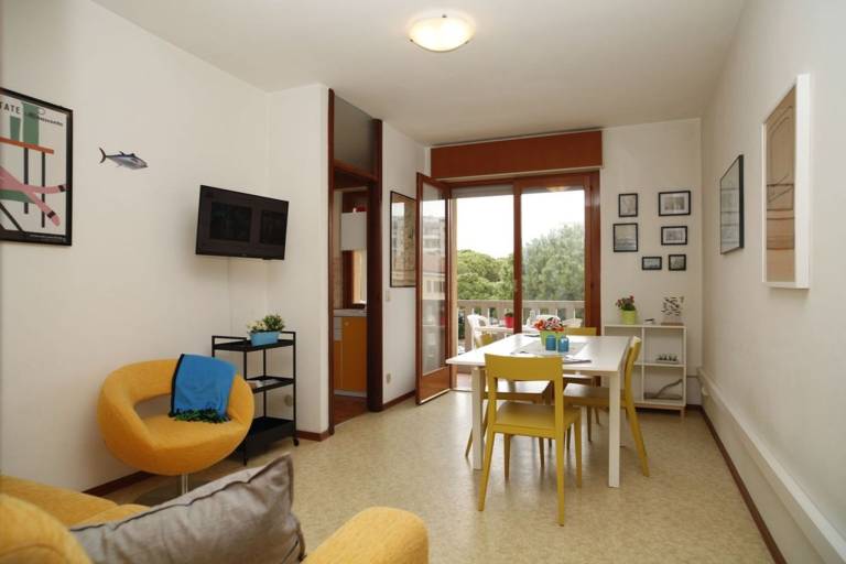 Family-oriented nice holiday apartment with terrace | Next to the beach | Dogs allowed in Udine