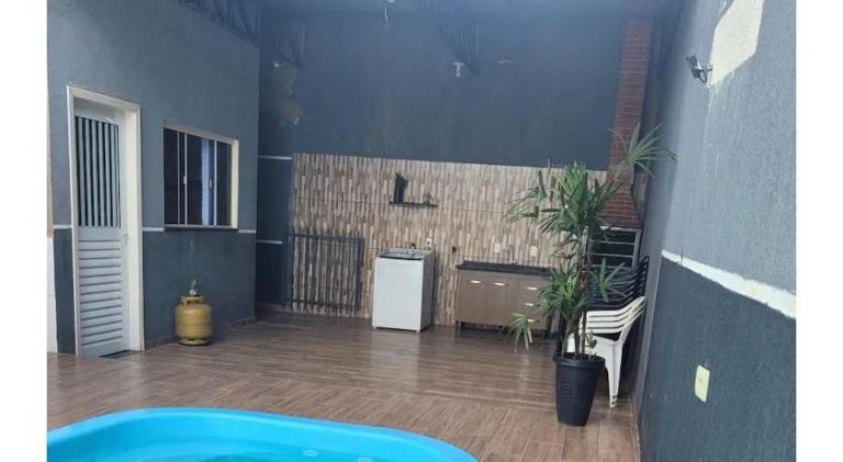 House with pool — photo 5