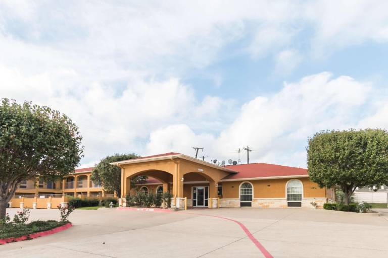 Motel 6 Alvarado, TX in Alvarado, TX