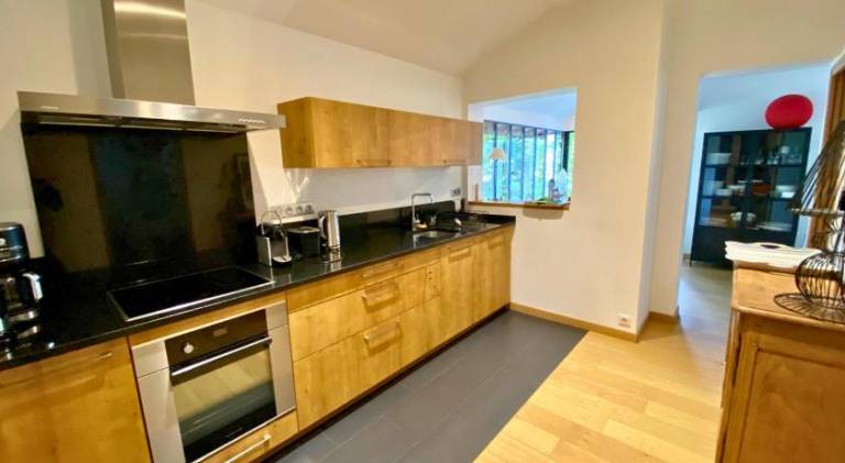 Apartment with grill, garden & terrace — photo 3