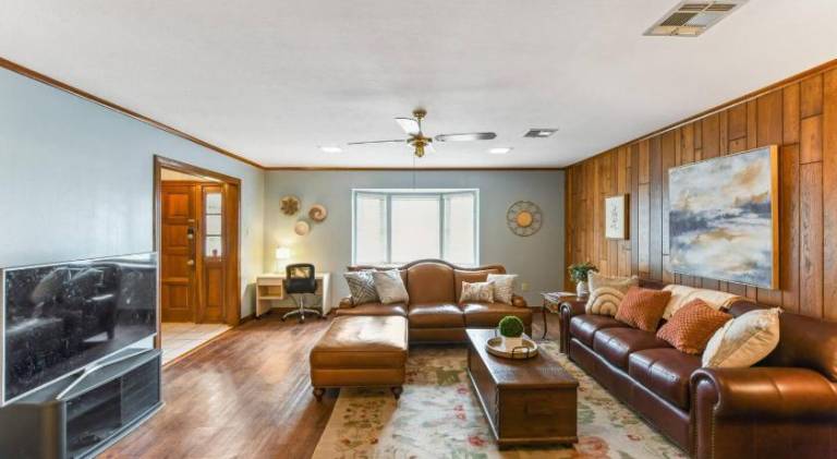 House | Perfect for remote work in Metairie, LA