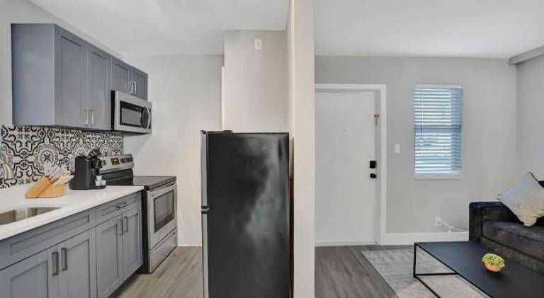 Lovely rental apartment with pool | Pet-friendly — photo 5