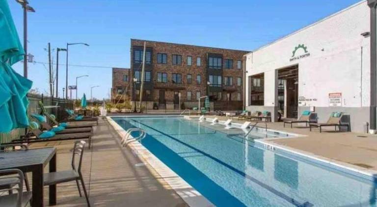 Apartment with pool — photo 3
