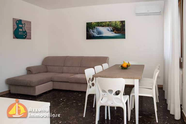 Apartment with patio | City view — photo 2
