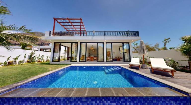 Villa Bacchanalia - 2-bedroom Villa with Pool & Roof Top - Ocean view in Karangasem
