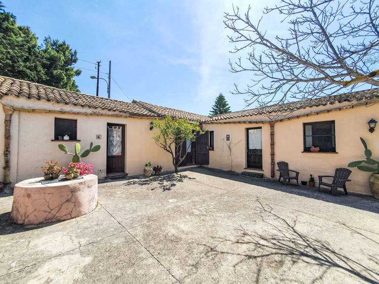 Ferienhaus in Buseto Palizzolo für max. 14 Personen Ferienhaus in Buseto Palizzolo für max. 14 Personen