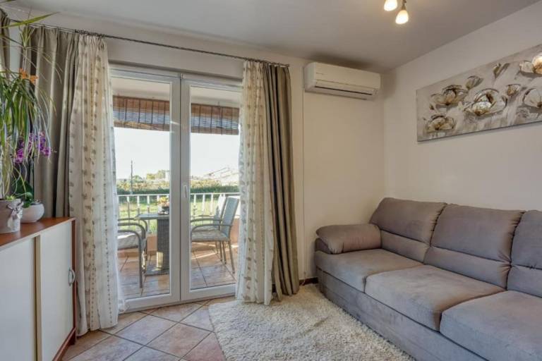 Fully equipped wonderful rental apartment with BBQ & yard | Pets are welcome — photo 4