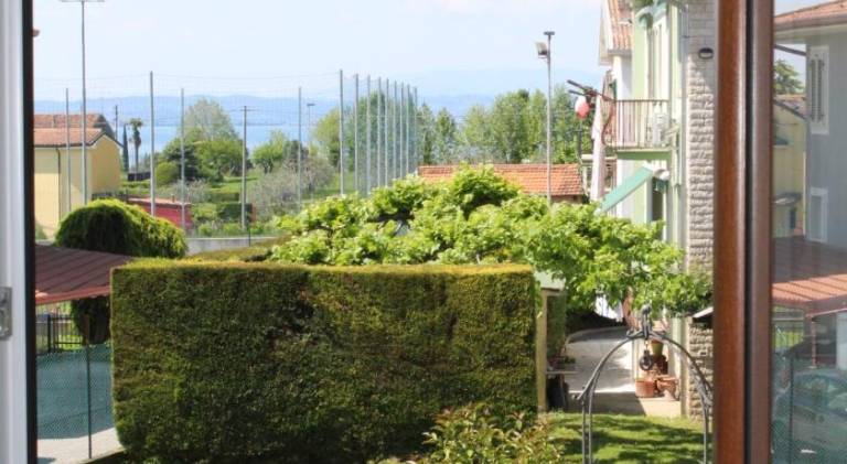 Lovely holiday apartment with hot tub & pool | Pet-friendly — photo 4