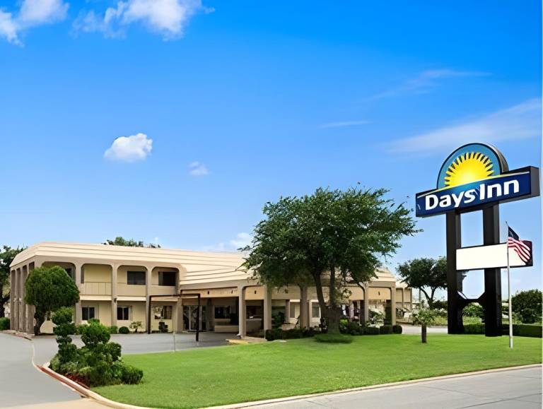 Days Inn by Wyndham Dallas Irving Market Center in Irving, TX