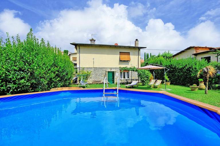 Farm with barbecue, private pool & yard — photo 5