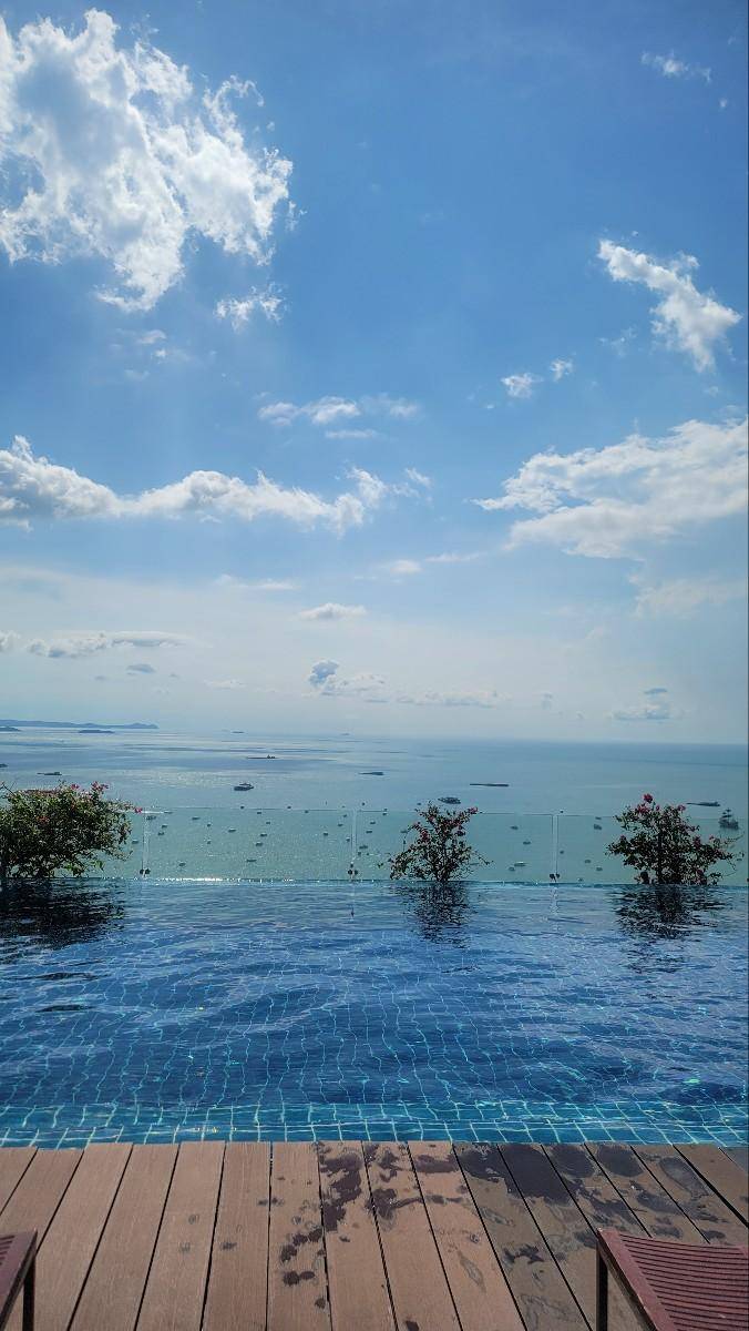 Vacation home with private pool, patio & yard — photo 3