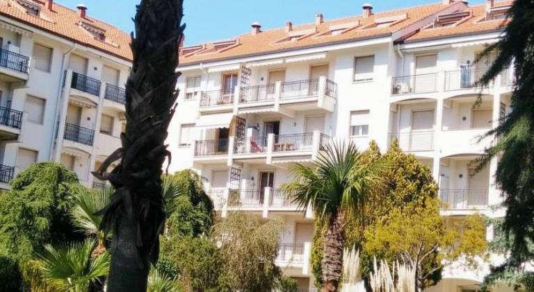 Nice rental apartment with pool | Beach nearby | Pets are welcome in Diano Marina