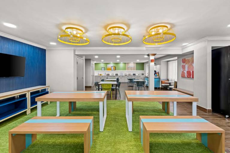 Spark by Hilton Sterling Dulles Airport — photo 3