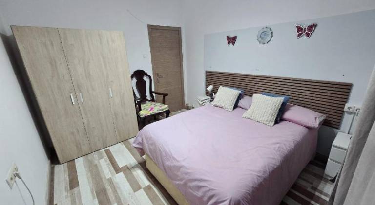 Vacation home with 5 rooms for 6 persons in Oviedo