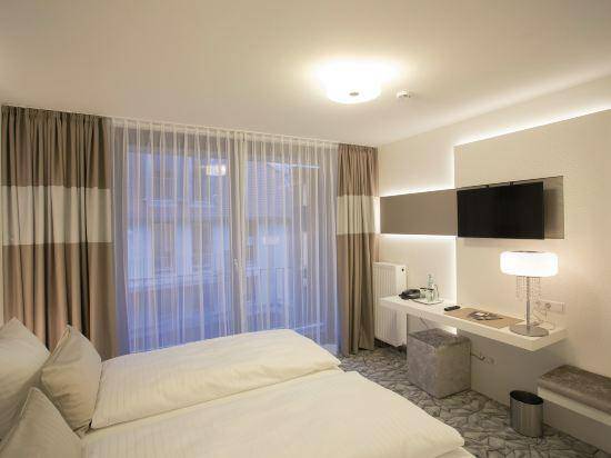 Hotel Kronjuwel by Bright in Glottertal