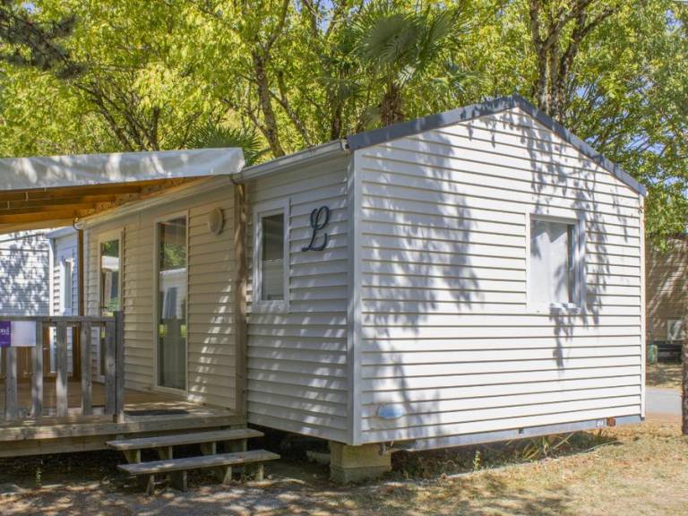 Family-oriented beautiful mobile home with terrace & heated pool | Pet-friendly — photo 4