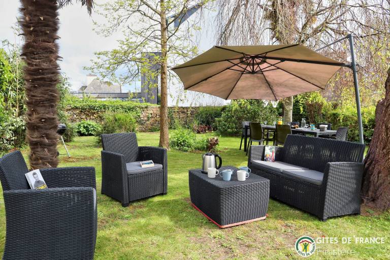 Gite with yard, terrace & BBQ | Pets allowed in Morlaix