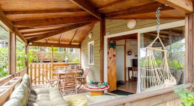 Chalet with hot tub & pool — photo 4