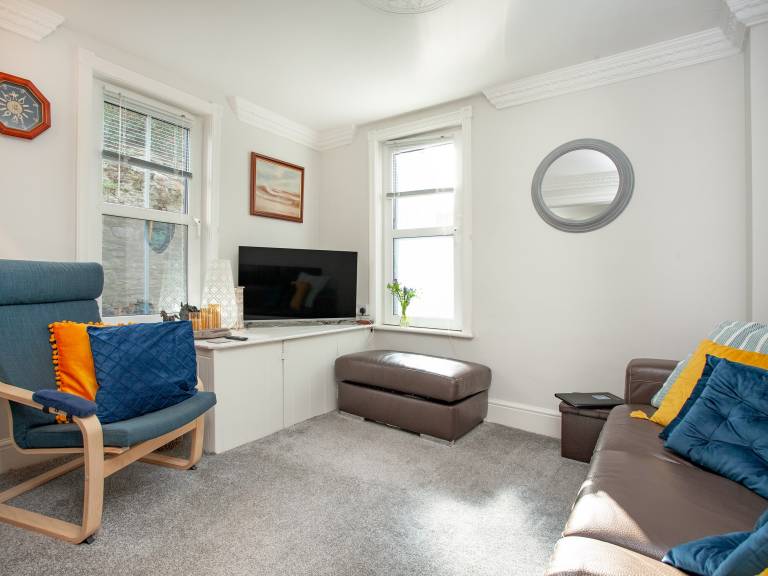 Cottage with terrace | River view — photo 3