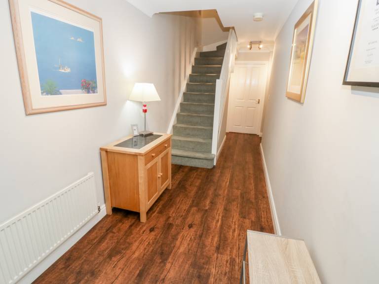 Family-friendly cottage with yard | Beach view | Pets are welcome — photo 3