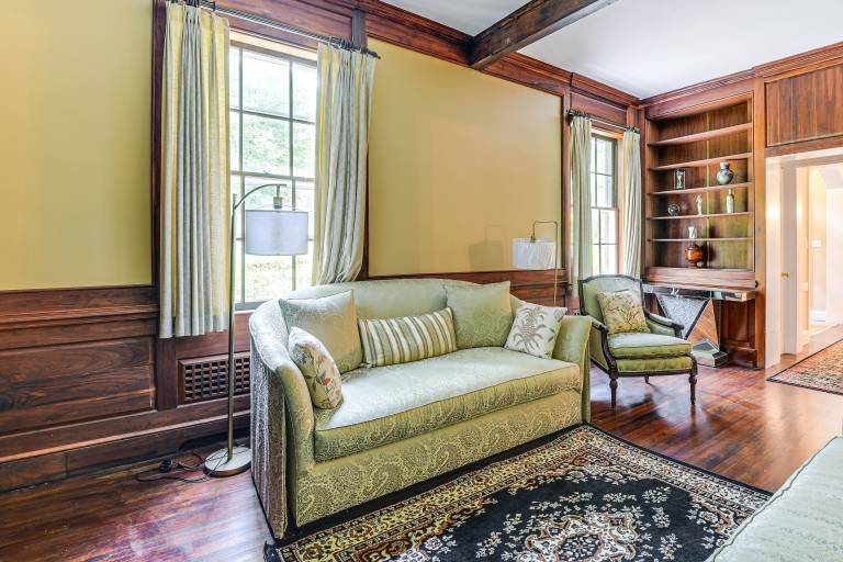 16 Mi to Baltimore: Spacious Home in Owings Mills! — photo 5