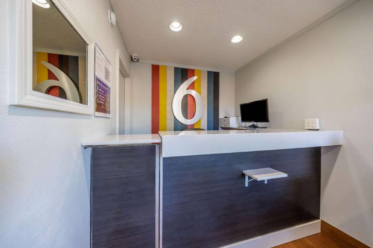 Motel 6 Portland, OR – Southeast — photo 3