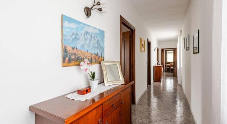 Rental apartment with terrace — photo 3