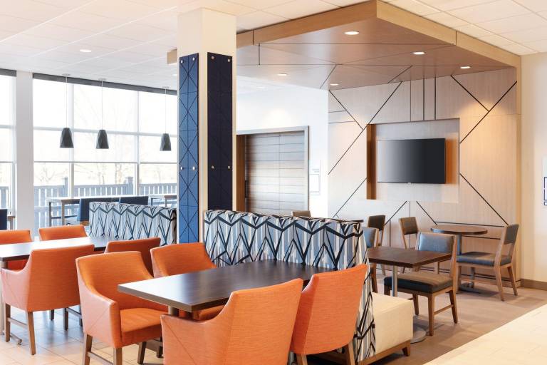 Holiday Inn Express Hotel & Suites Chehalis - Centralia By IHG — photo 3