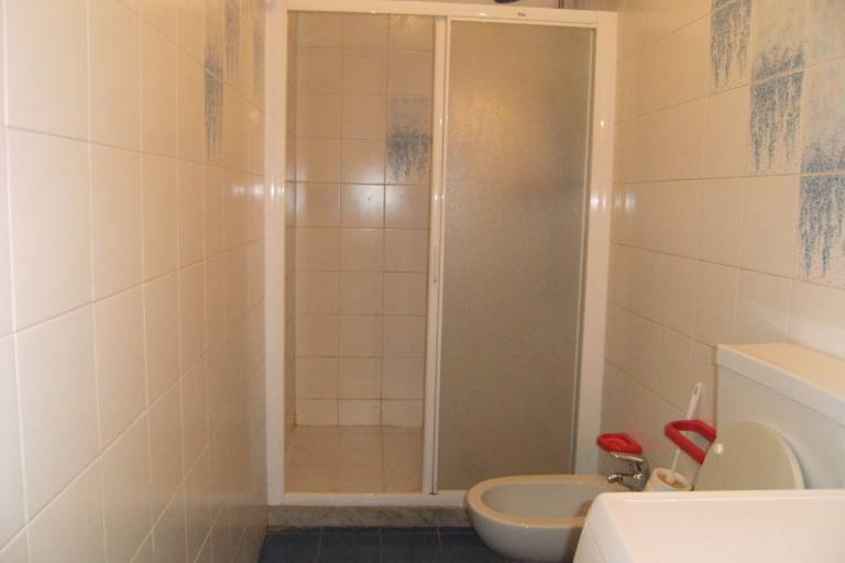 Two bedroom apartment with large balcony, air conditioning, 600m from the beach. — photo 5