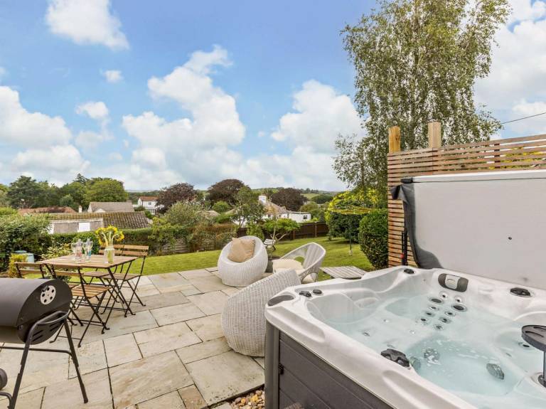 Cottage with hot tub | Water view in Bideford