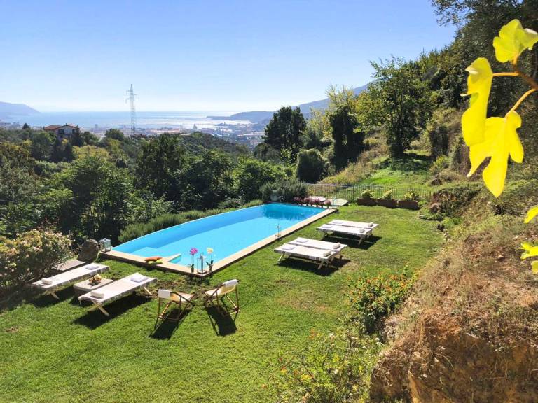 Villa with terrace, private pool & garden — photo 2