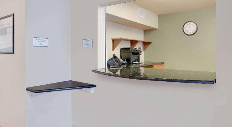 WoodSpring Suites Columbus North I-270 — photo 3