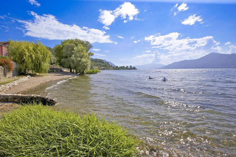 Charming vacation home with terrace | Lake view | Beach nearby | Pets allowed — photo 3