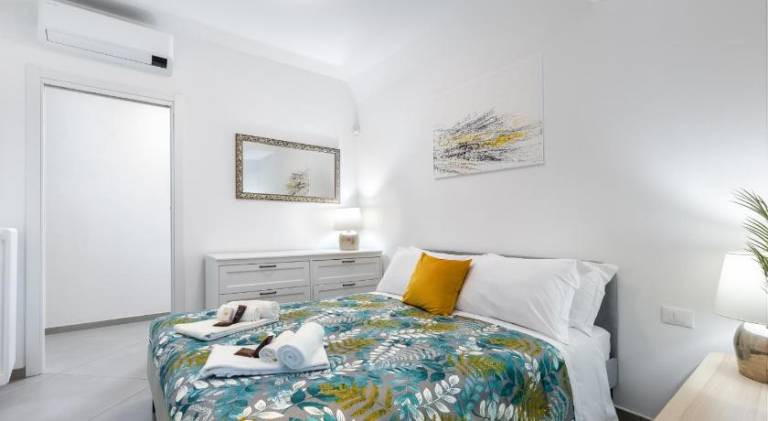 V-Home nel Centro del Quadrilatero con 2 Camere da Letto in Turin