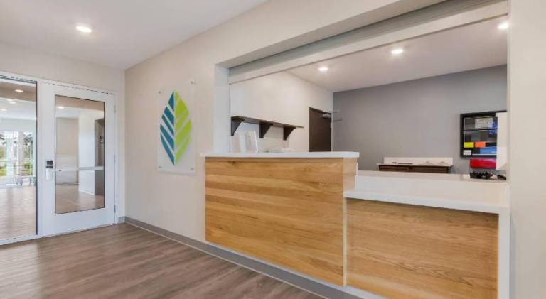 WoodSpring Suites Tamarac — photo 4