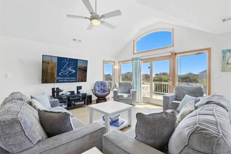 Mr. Sandman 1080 ft to the beach Private Pool, Hot Tub, and Dog Friendly — photo 4