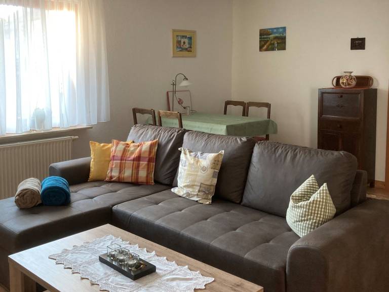 Apartment 'Erdgeschoss' with Mountain View, Shared Terrace and Wi-Fi in Metzingen