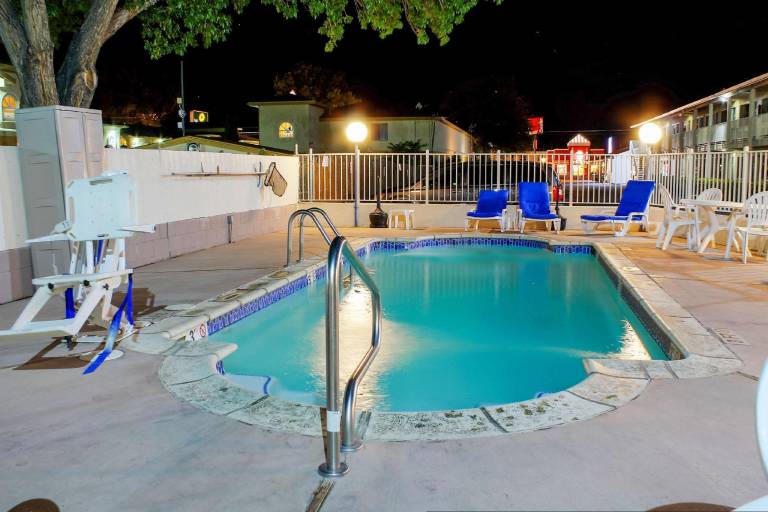 Motel 6 Bishop, CA — photo 5