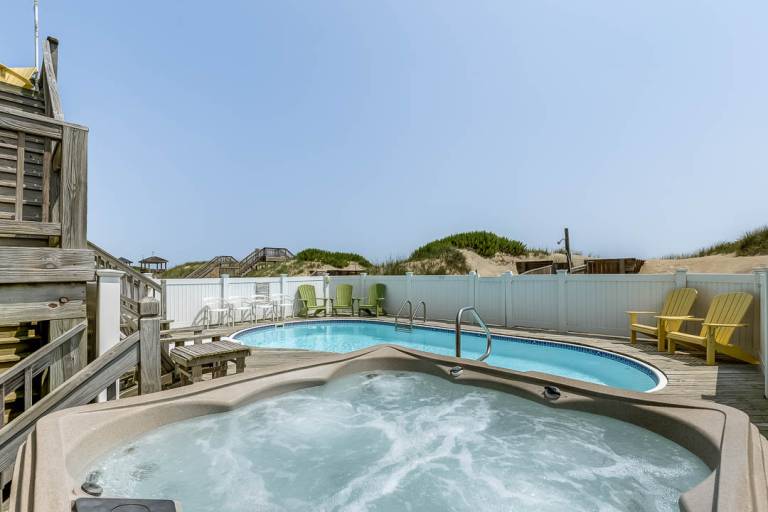 Pebble Beach Oceanfront Dog Friendly, Private Pool, Hot Tub Nags Head — photo 4