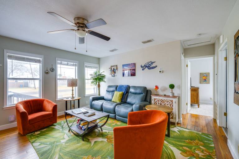 Walk Dtwn: Pet-Friendly Townhome in Rockport — photo 5