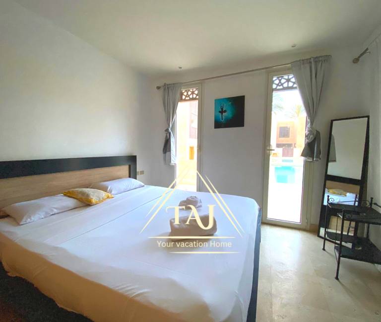 TAJ HOME, Scarab 2BR Ground floor, Pool view. — photo 2
