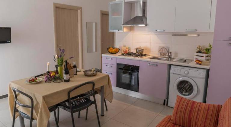 Apartment with grill — photo 2