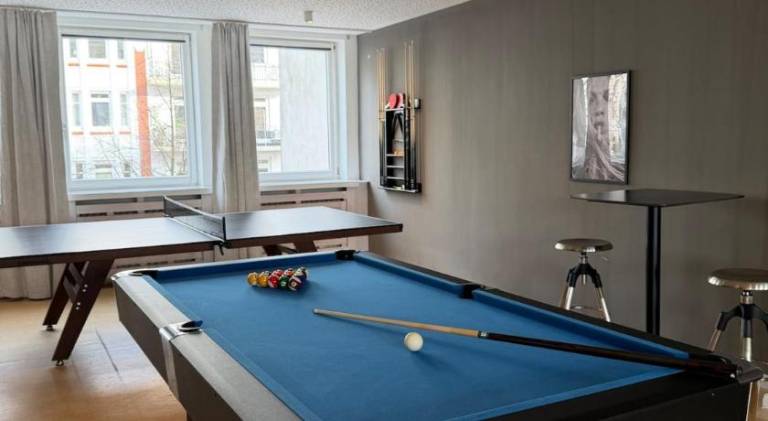 Apartment with 5 rooms for 12 persons in Hamburg