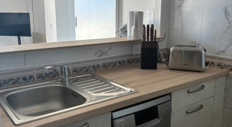 Serviced apartment with terrace | Next to the beach | Perfect for remote work | Pets are welcome — photo 3