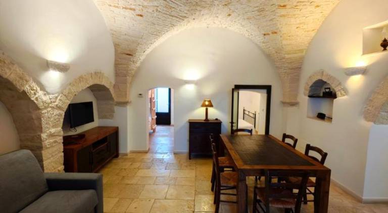 Apartment with 2 rooms for 6 persons in Alberobello