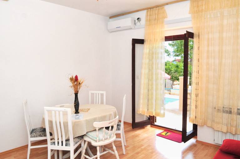 Fully equipped apartment with private pool, patio & garden | Sea view | Beach nearby | Pet-friendly — photo 4