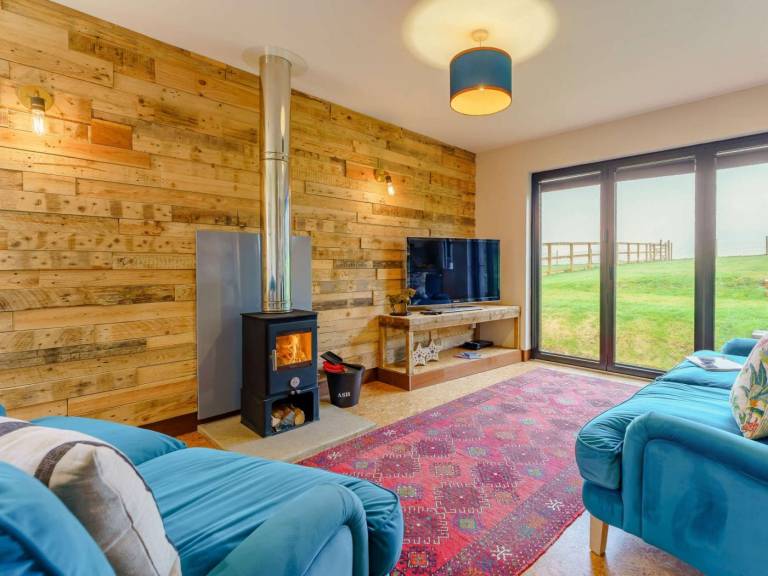 Fully equipped nice lodge with barbecue & yard | Pets allowed — photo 3