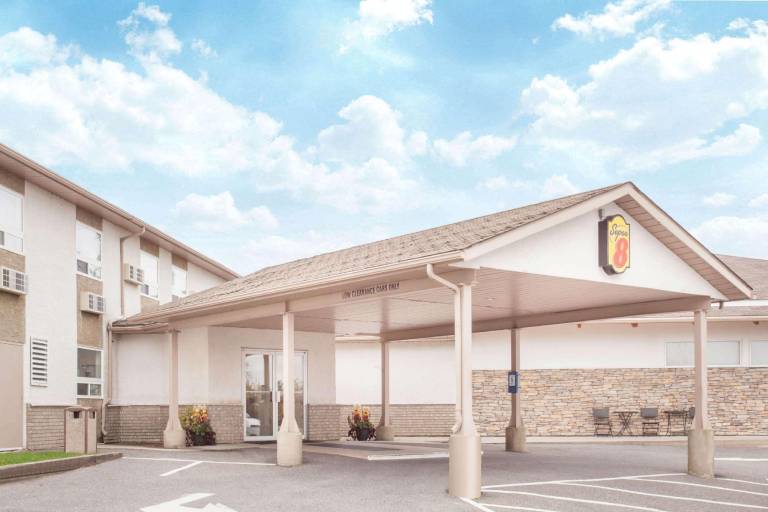 Super 8 By Wyndham Kenora — photo 4