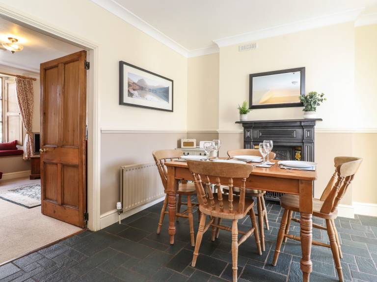Family-friendly charming cottage with terrace & yard | Pet-friendly — photo 5